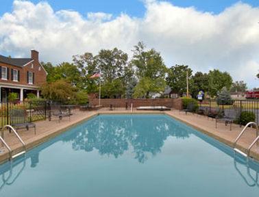 Bourbon Capital Inn Bardstown Buitenkant foto