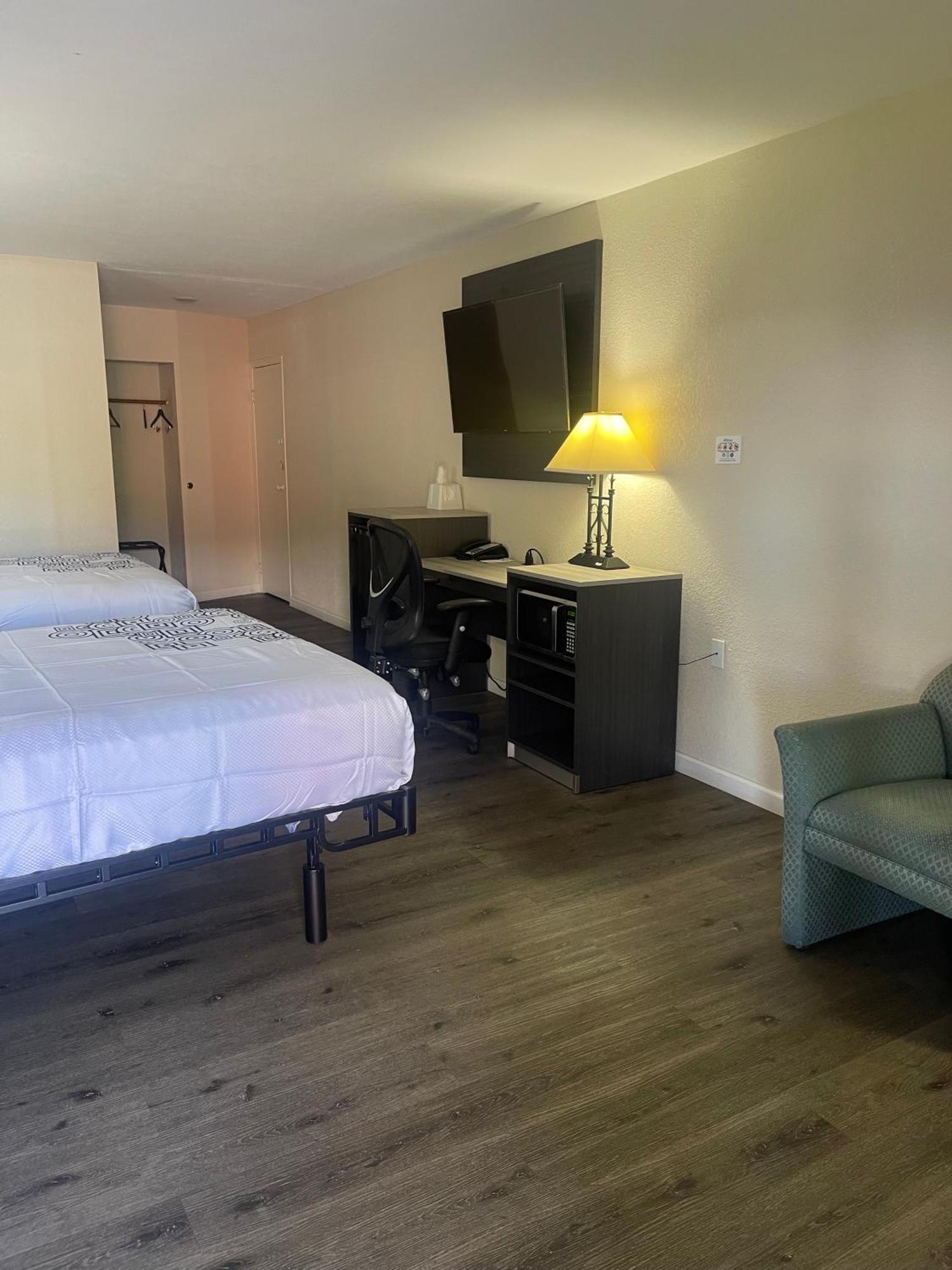 Bourbon Capital Inn Bardstown Buitenkant foto